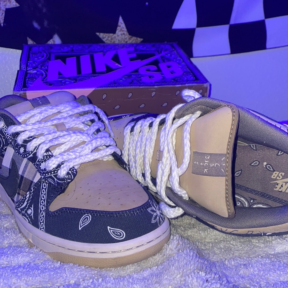 TRAVIS SCOTT NIKE SB DUNK SIZE 12